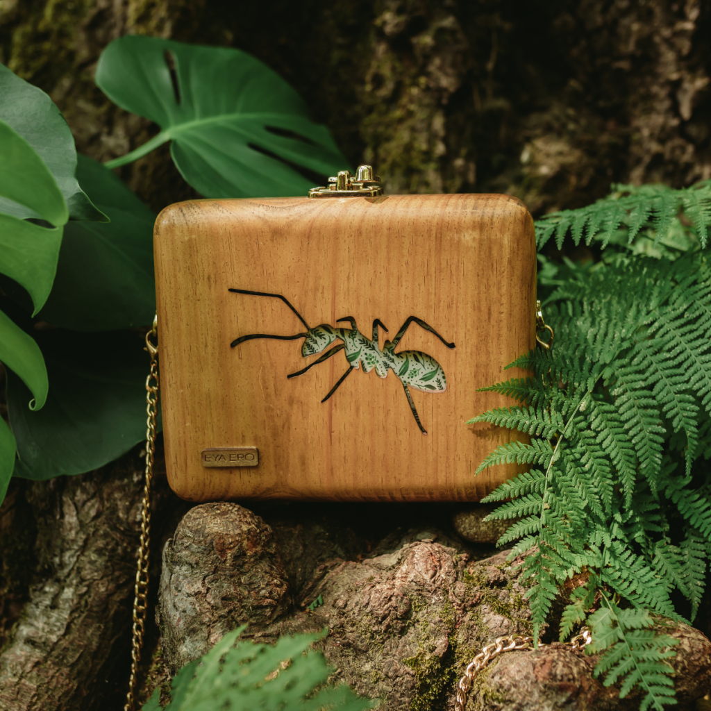ATTA Bolso de madera hormiga