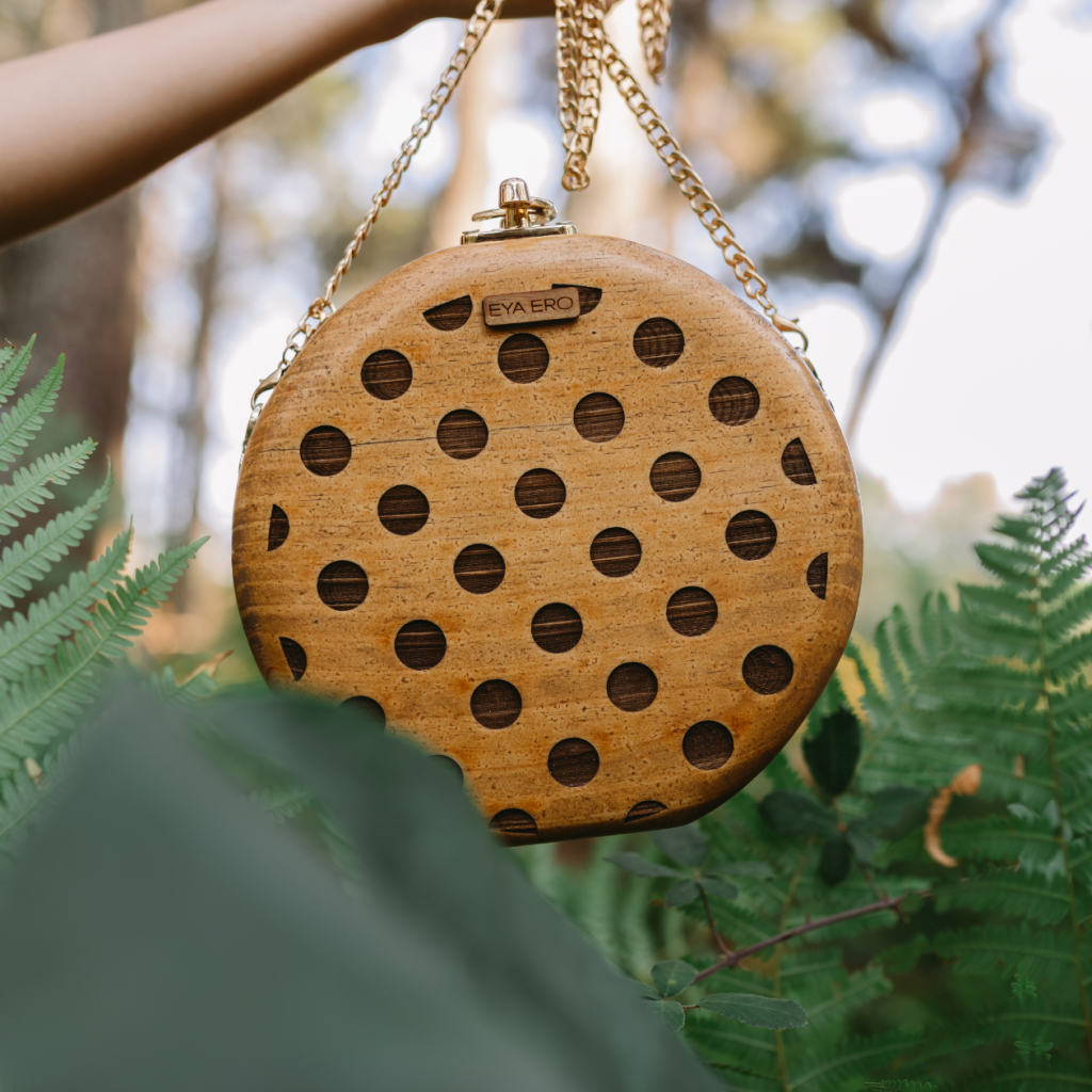 LÚNULA Bolso de madera lunares (7)